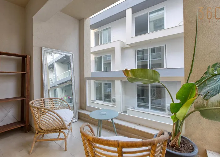 Designer 3Br Home With Private Balcony In Gzira By 360 Estates