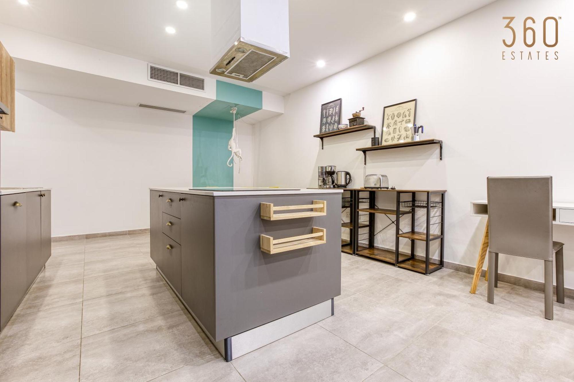 Apartamento Designer 3br With Private Balcony In By 360 Estates *