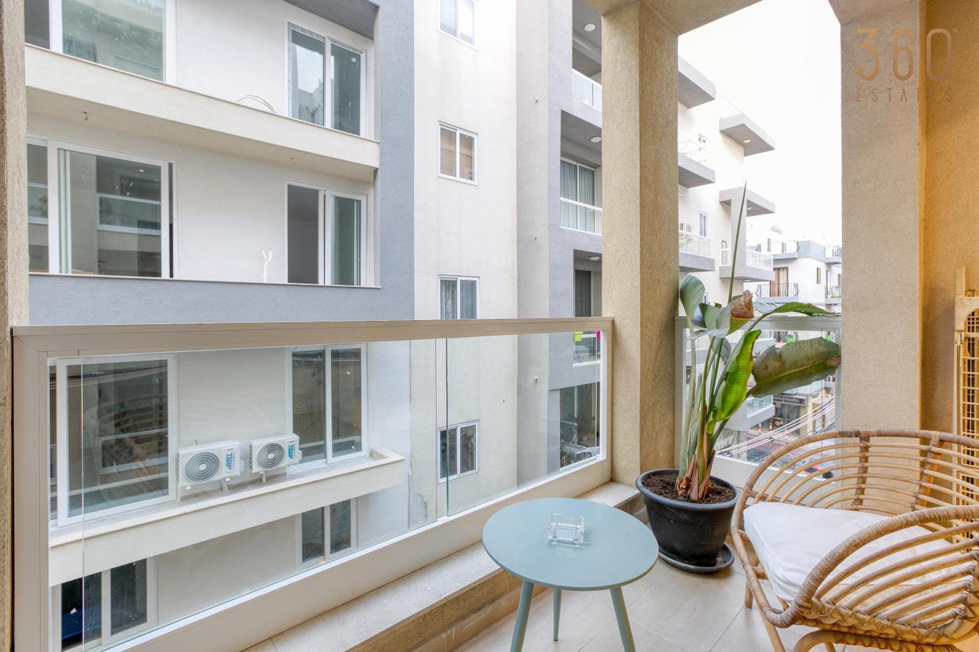 Apartamento Designer 3br With Private Balcony In By 360 Estates *