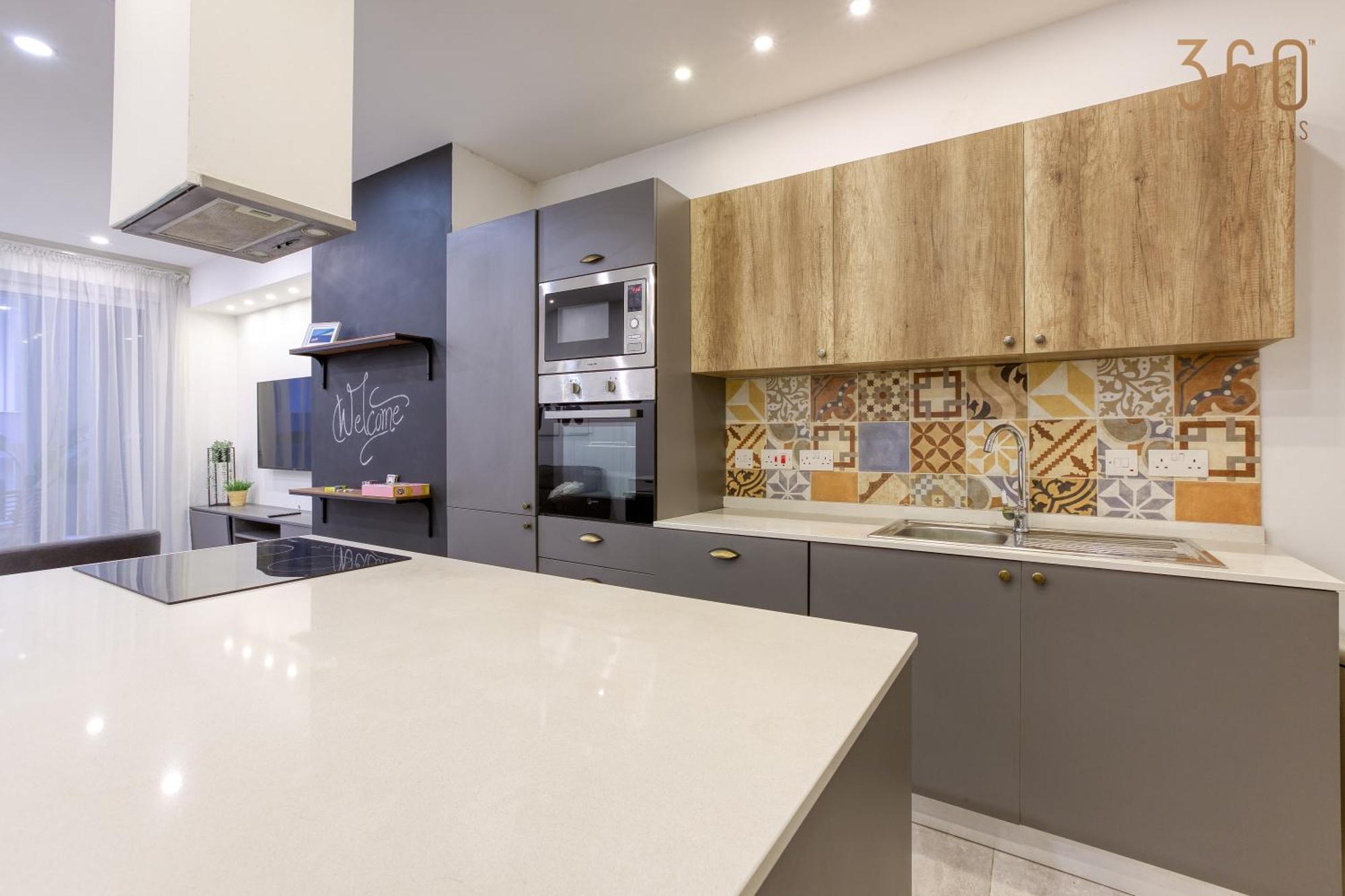 Apartamento Designer 3br With Private Balcony In By 360 Estates